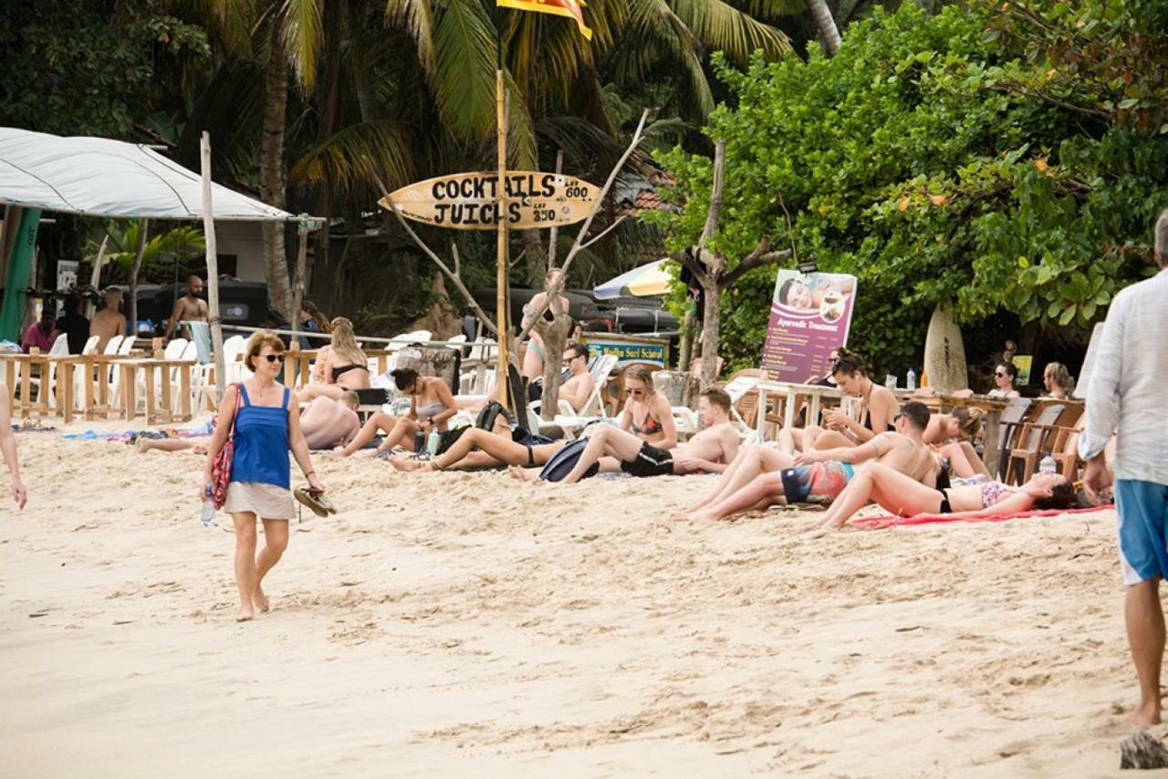 Hiriketiya Beach Hostels Dikwella Exterior foto